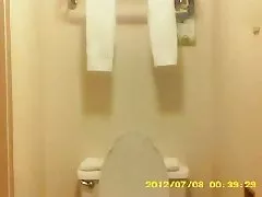 Lông vợ trong phòng tắm trên ẩn cam