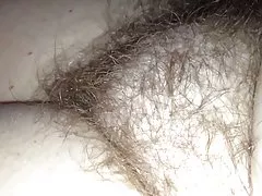 Kiểm tra ra pussy lông như cô ấy là một nửa tỉnh táo