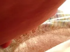 Tôi yêu cảm giác của cô lông mu trên má của tôi.