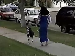 Người gù lưng của khó chịu dames xxx