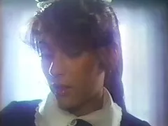 Maid nhút nhát và kinky đánh