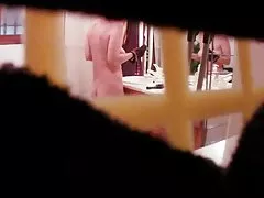 Ẩn cam - trưởng thành 55 yo bắt gặp trong phòng tắm