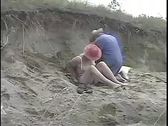 Cô gái tóc vàng granny Mông va đầu bên ngoài